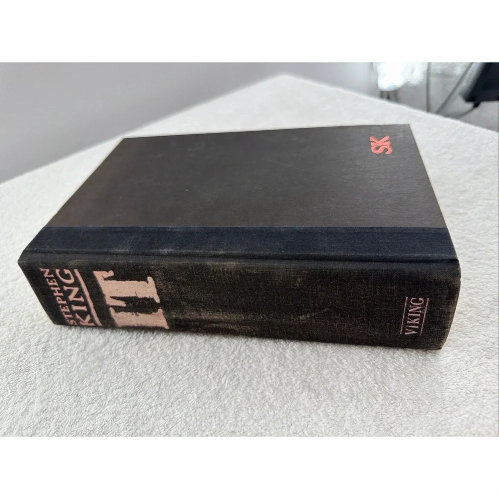 IT by Stephen King 1986 1st Edition & Print Hardcover No Dust Jacket